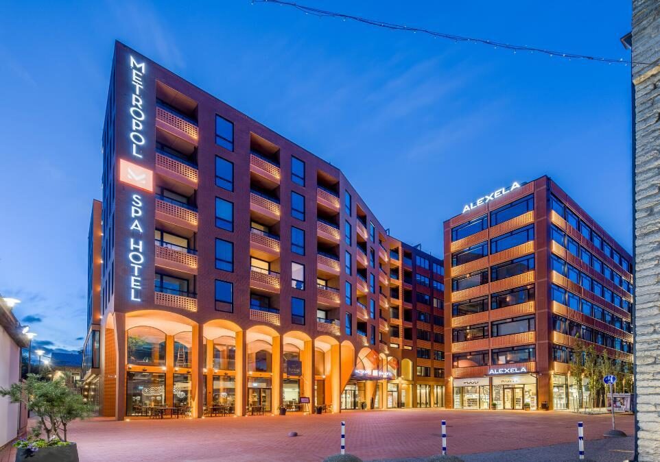 Roseni 9/11 hotell-korterelamu ja büroohoone