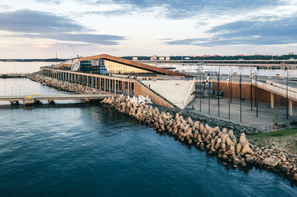 Tallinna sadama kruiisiterminal ja promenaad